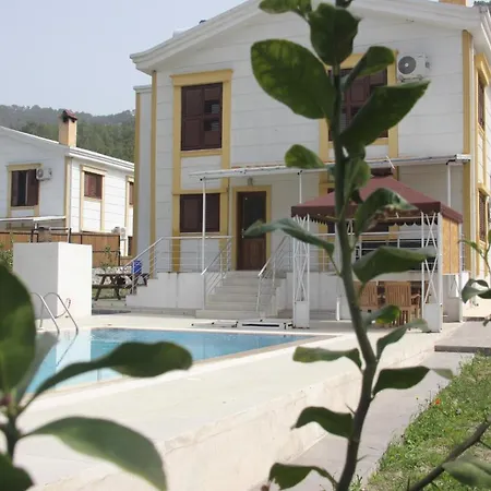 Villa Woodland Oray Apart